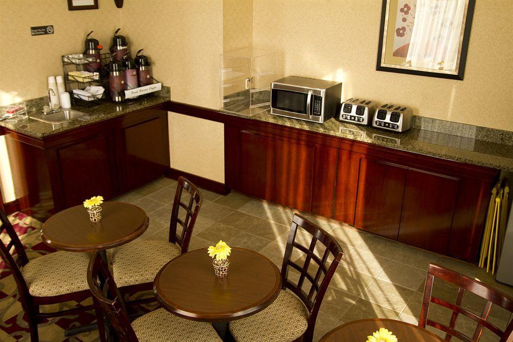 Howard Johnson By Wyndham Portsmouth Restoran fotoğraf