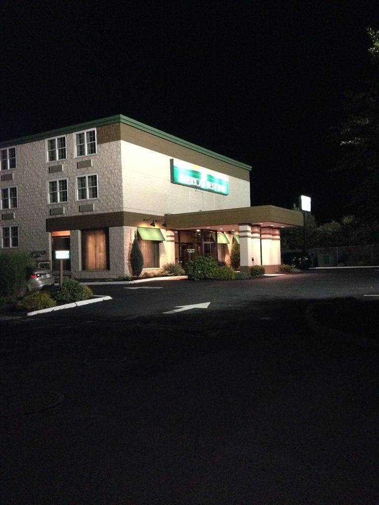 Howard Johnson By Wyndham Portsmouth Dış mekan fotoğraf